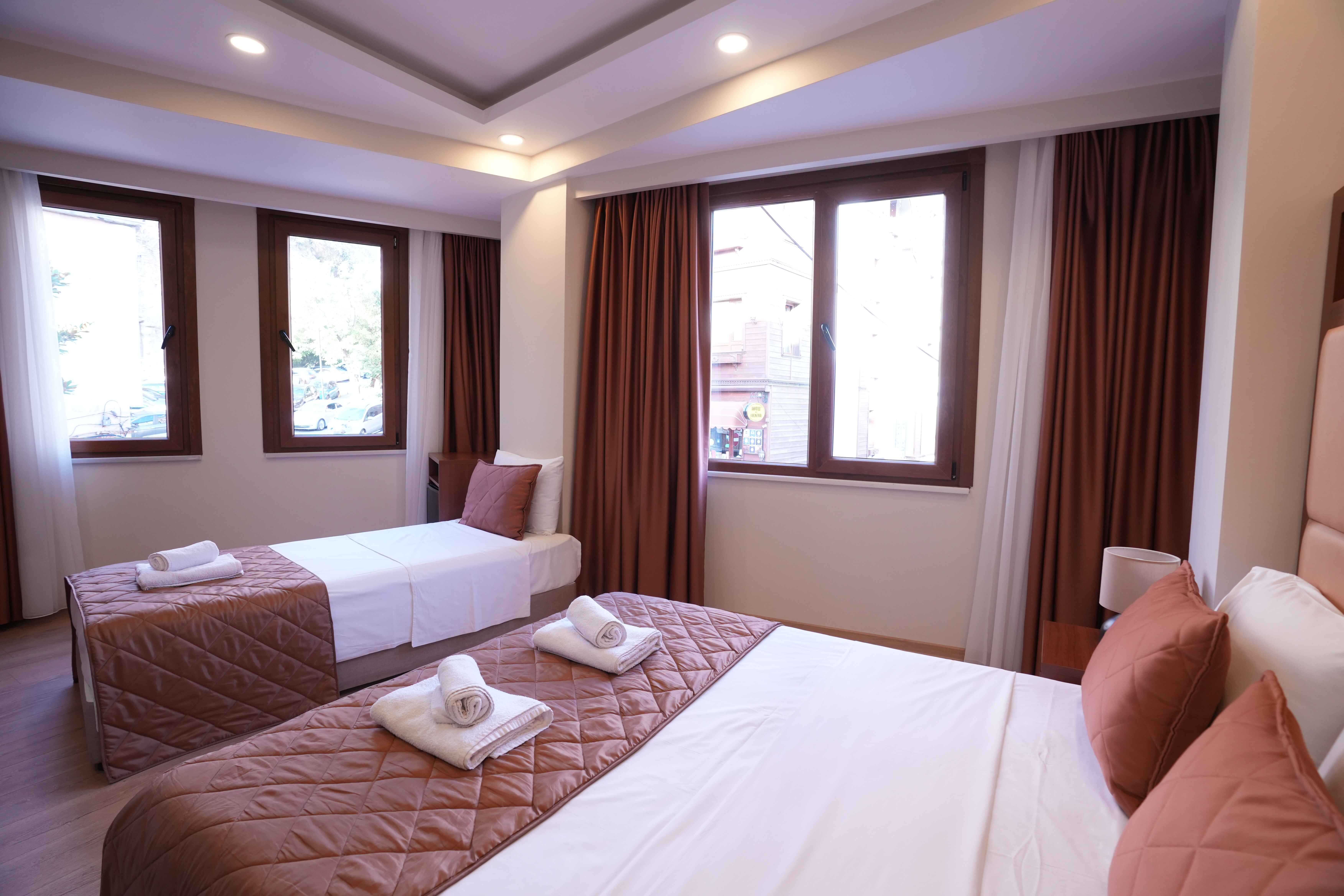 Family Room - Image 5